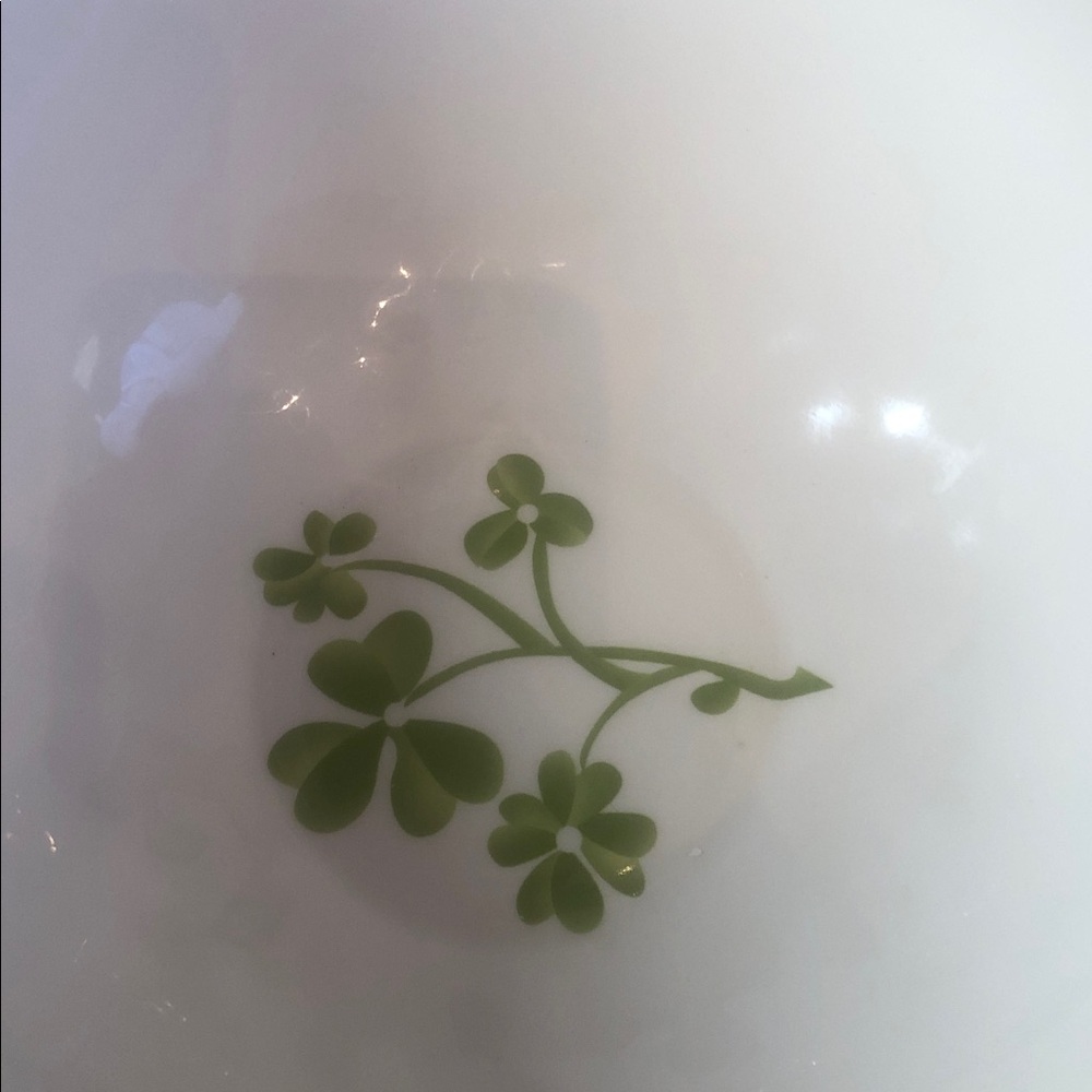White Bowl with Green Clover Design - Picture 4 of 10
